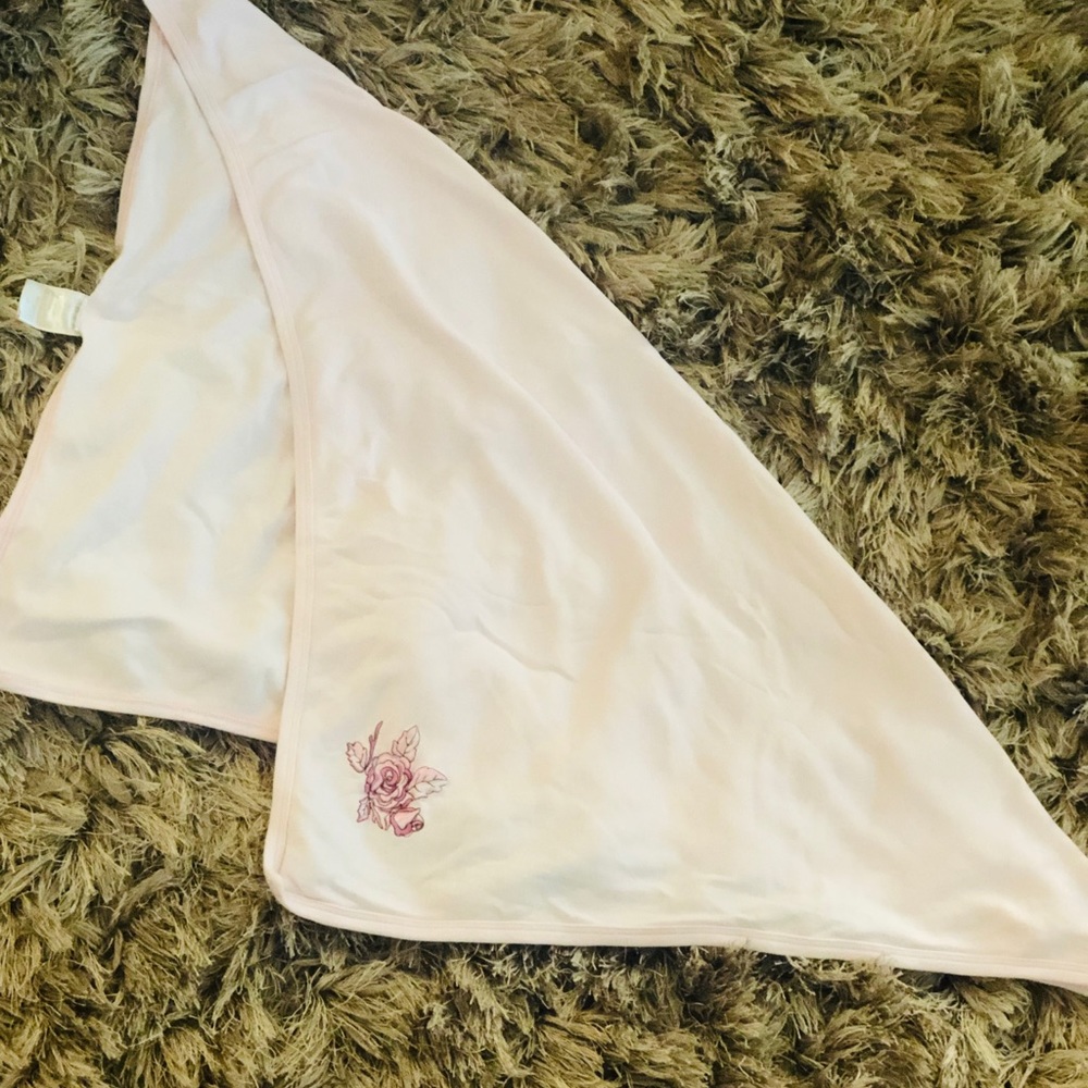 Newborn blankets ( 2 blankets )